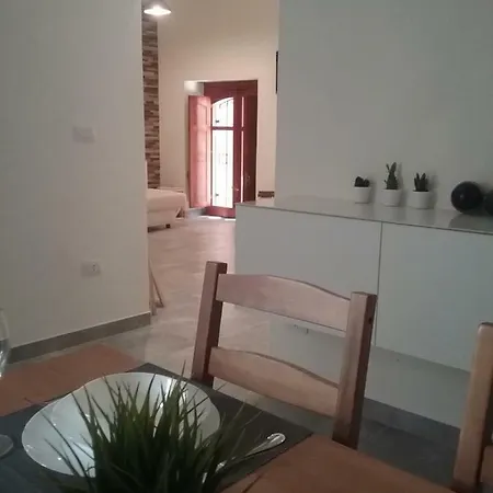 The Rope Apartment *